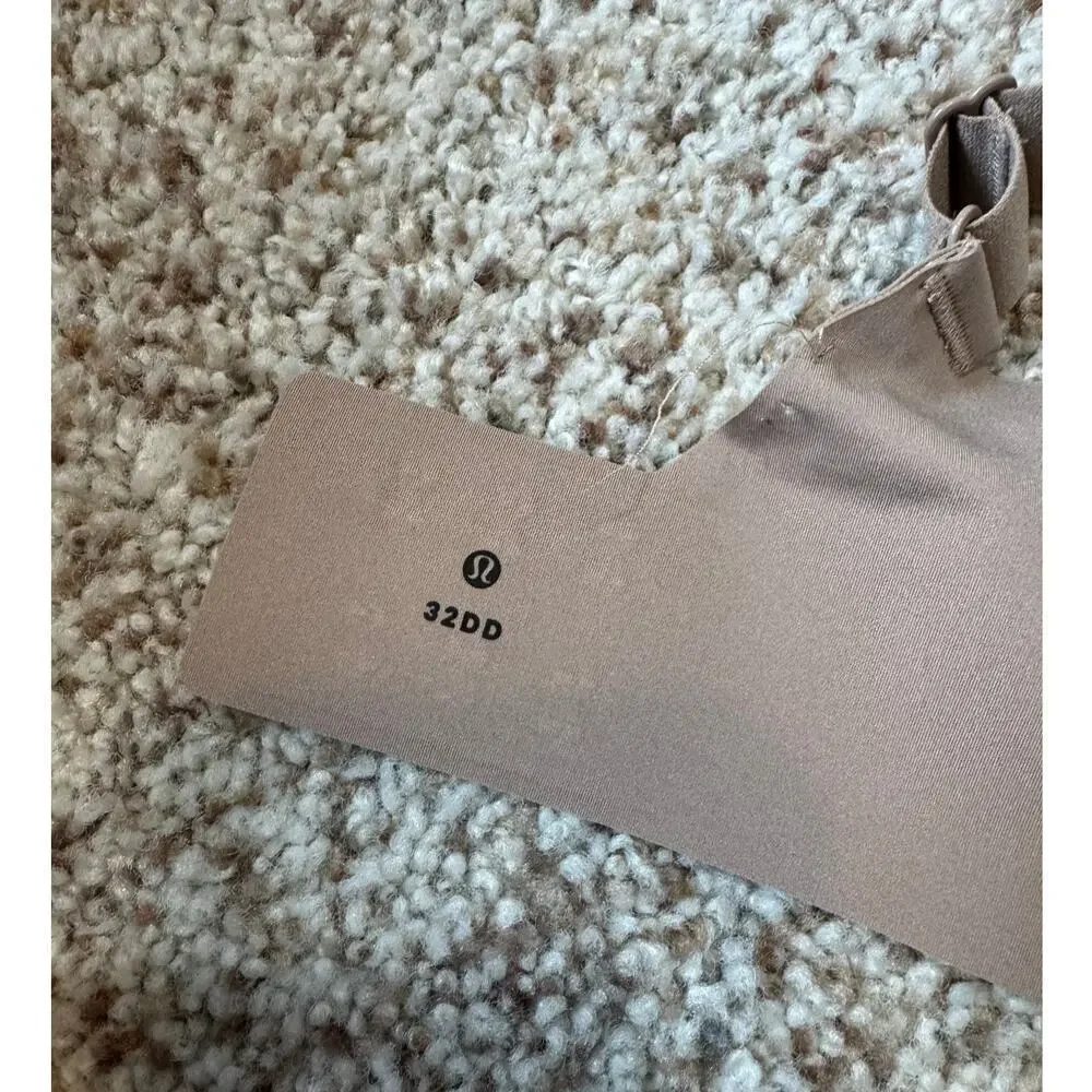 Lululemon Hold True Bra size 32 DD, Beige/Tan